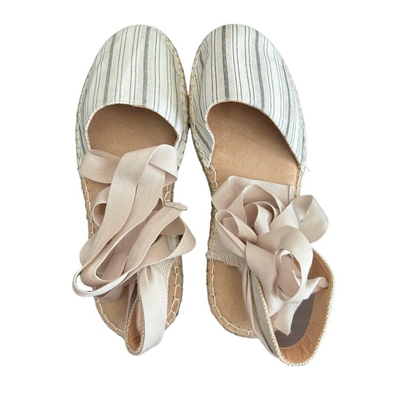 Old Navy Cream & Gray & Brown Striped Lace Up Espadrille Wedges size 10 NEW - Picture 2 of 2